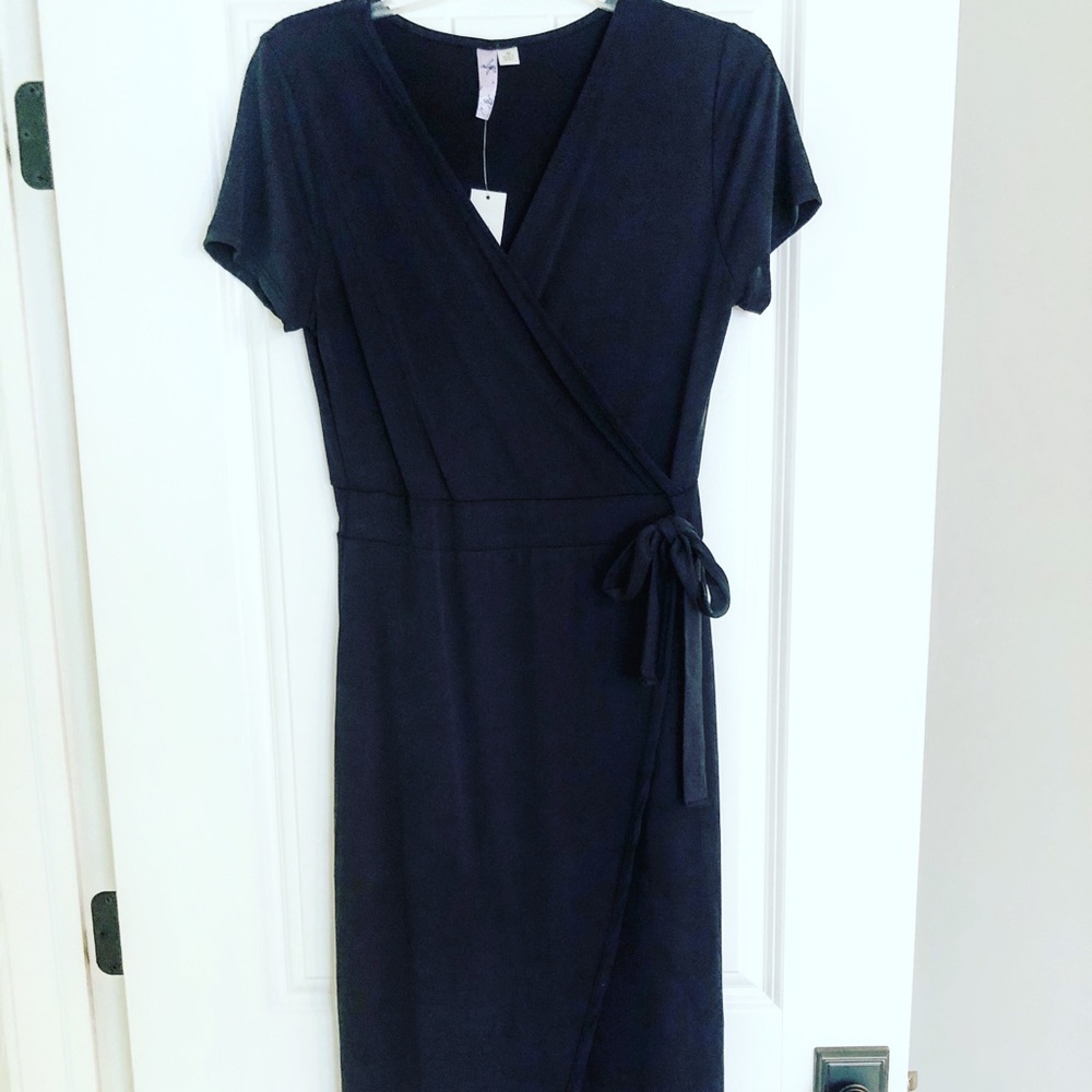 Women’s Medium black short sleeve wrap dress